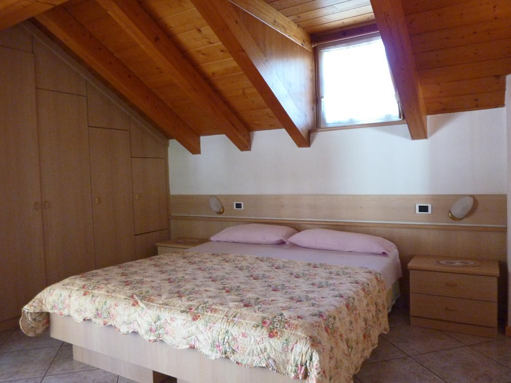 Appartamenti Majon Sotroi Campitello di Fassa Pokój zdjęcie