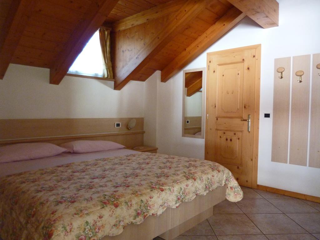 Appartamenti Majon Sotroi Campitello di Fassa Pokój zdjęcie