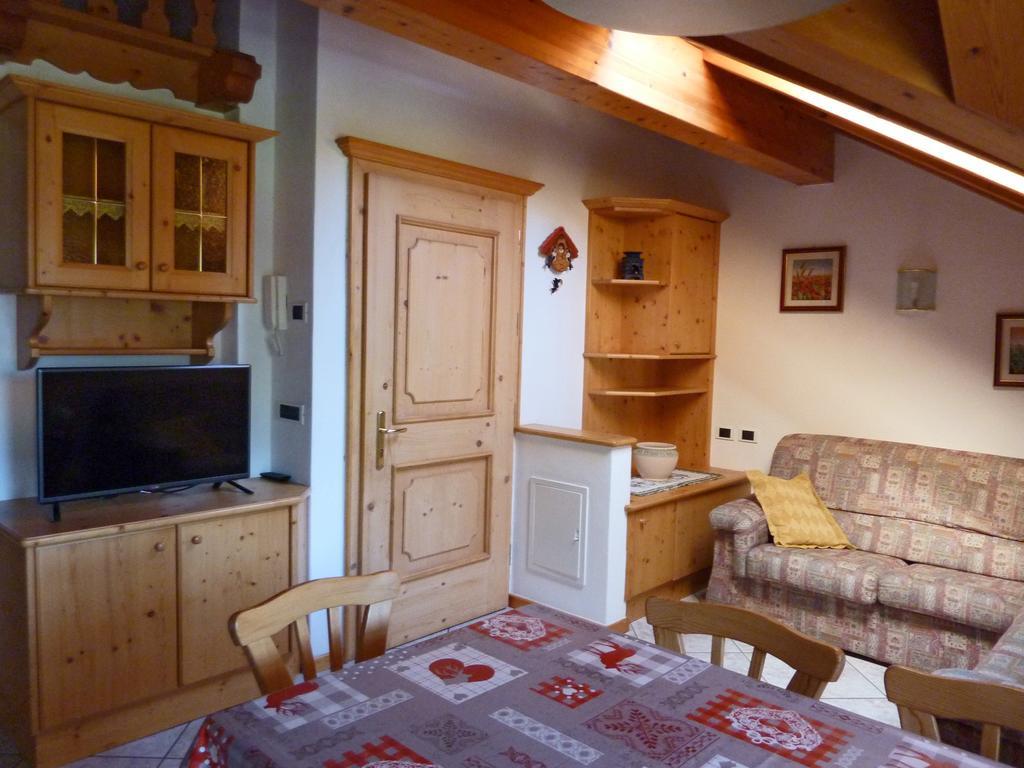 Appartamenti Majon Sotroi Campitello di Fassa Pokój zdjęcie