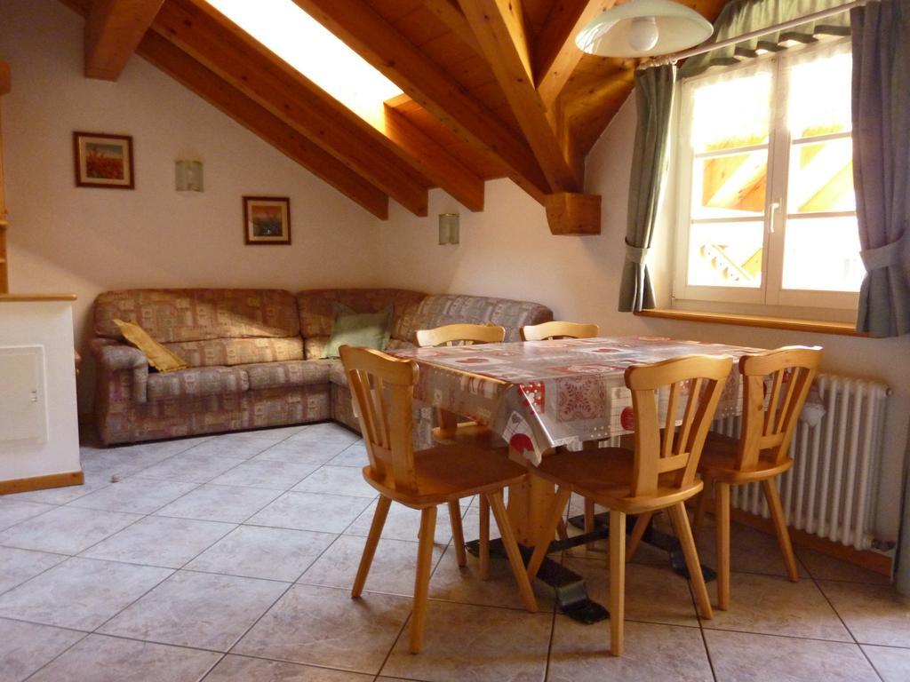 Appartamenti Majon Sotroi Campitello di Fassa Pokój zdjęcie
